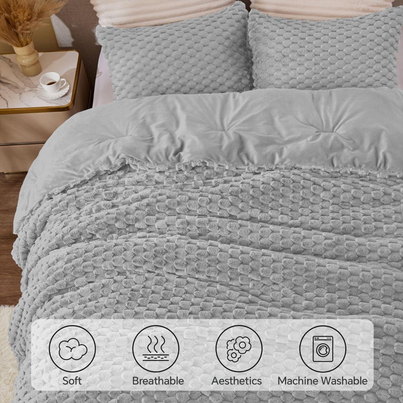BEDELITE Fluffy Queen Comforter Set - Light Grey Fleece Soft Comforter for Queen Size Bed, Luxury Warm Bedding Set for Winter, Fuzzy Bed Set 3 Pieces (1 Comforter, 2 Pillowcases) - Image 5