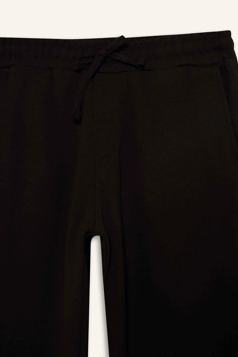 ديفاكتو Regular Fit Straight Leg Trousers