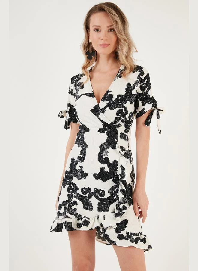 ليلا فستان قصير نسائي بياقة ملفوفة وتفاصيل كشكش من ليلا