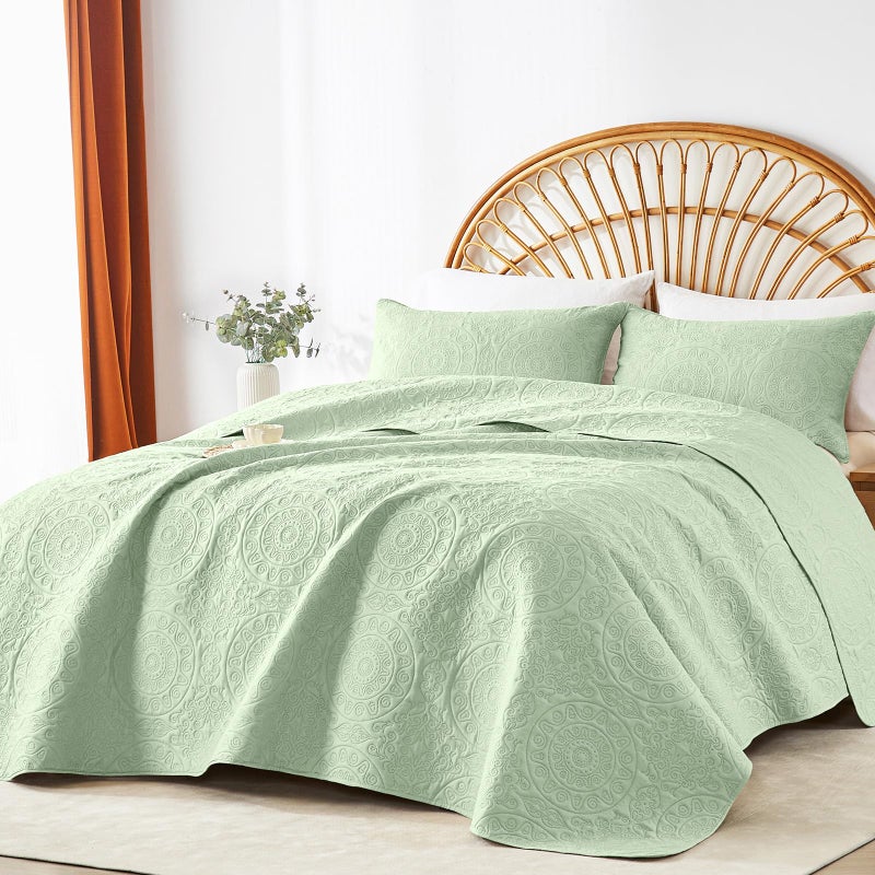 WURUIBO Light Green Quilt Set Twin Size, Embossing Microfiber Bedspreads with Pillow Sham, Ligthweight Breathable Thin Coverlet, Reversible Bedding Set for All Season (1 Quilt, 1 Pillow Sham) - Image 2