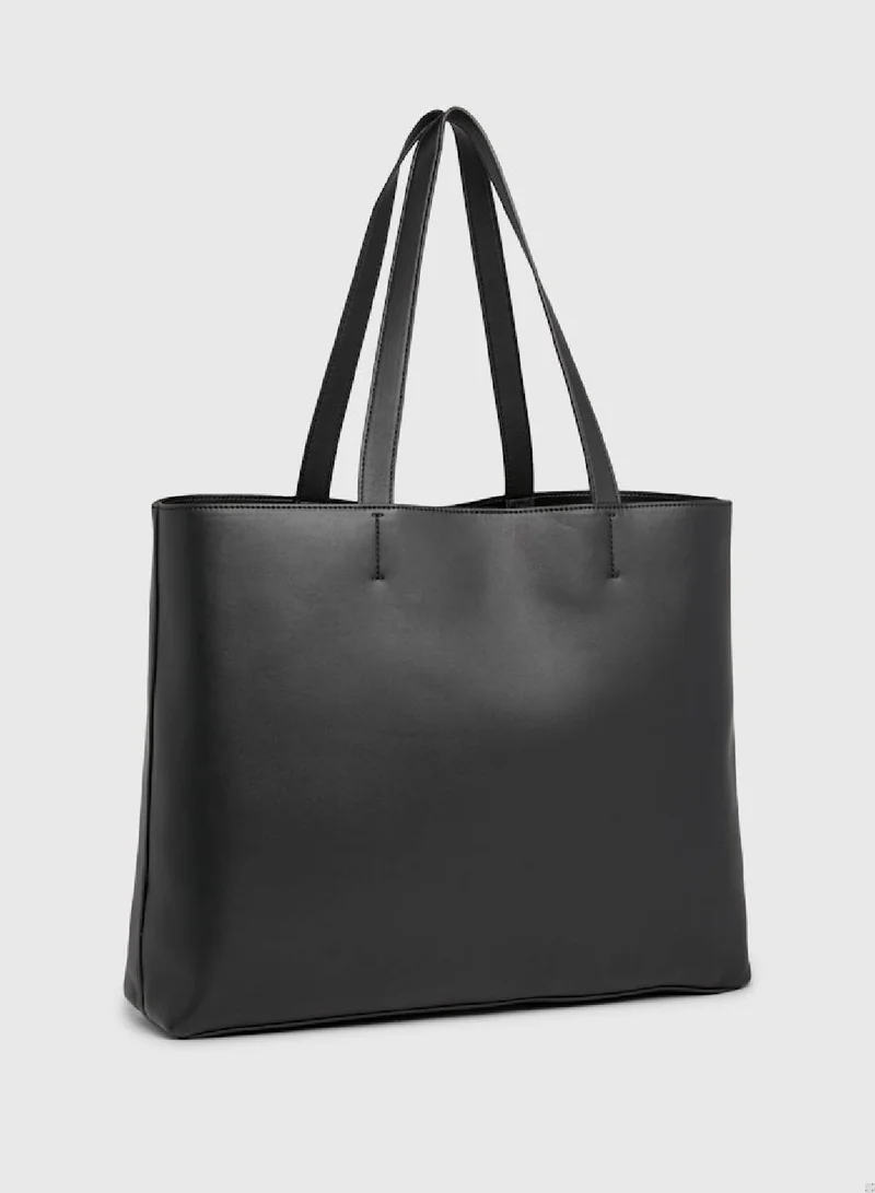 Calvin Klein Jeans Women's Slim Tote Bag -  smooth faux leather exterior, Black