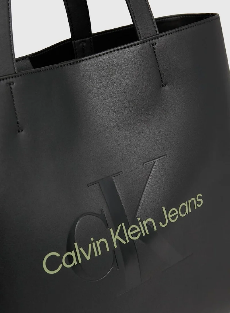 Calvin Klein Jeans Women's Slim Tote Bag -  smooth faux leather exterior, Black
