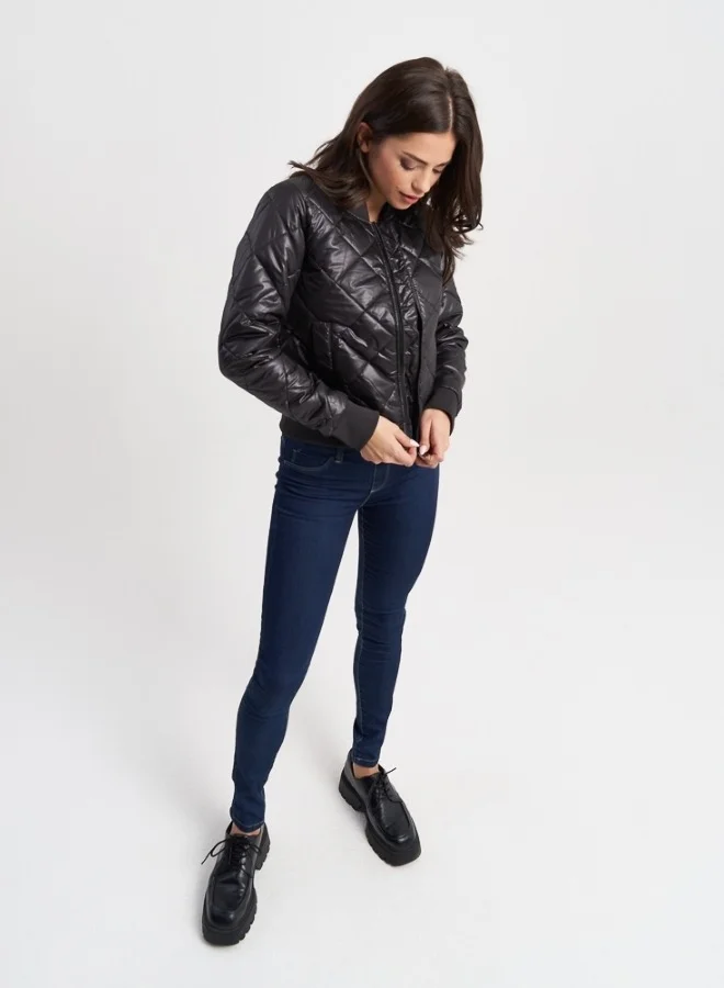 هايليز Quilted Black Bomber Jacket