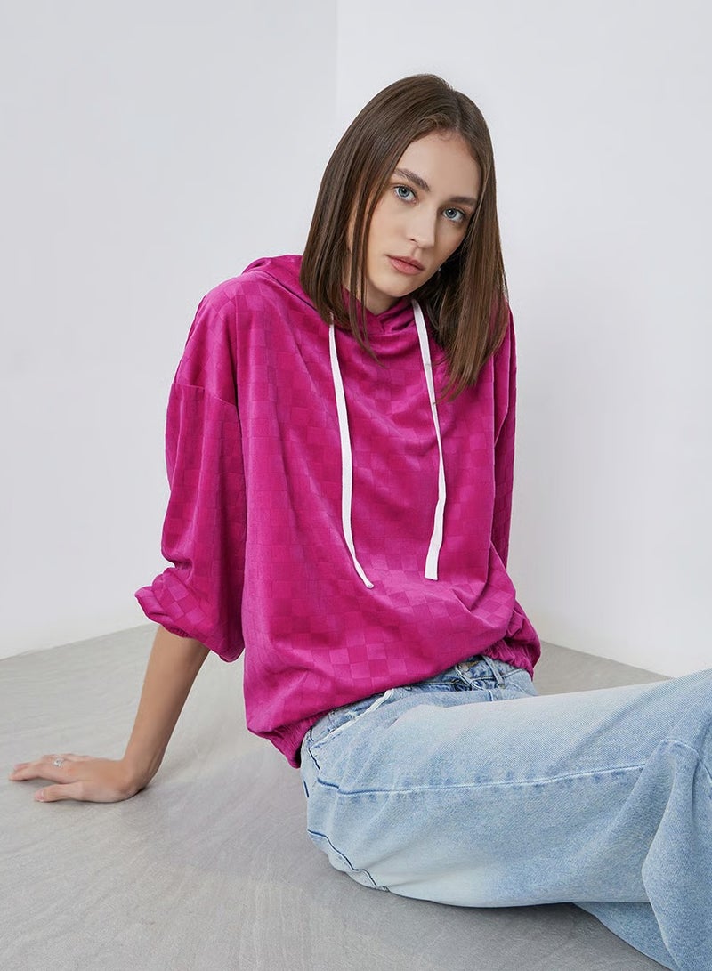 ستايلي هودي واسع بتفاصيل بارزة الملمس - Image 1