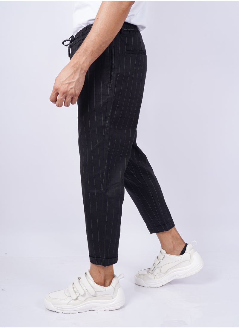 Men's Casual Elastic Waist With Drawstrings Pleated Pant in Black