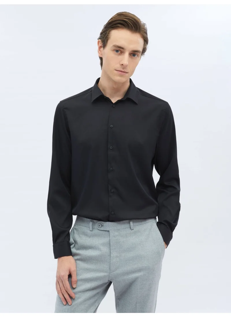 Kip Black Plain Regular Fit Woven Casual Shirt