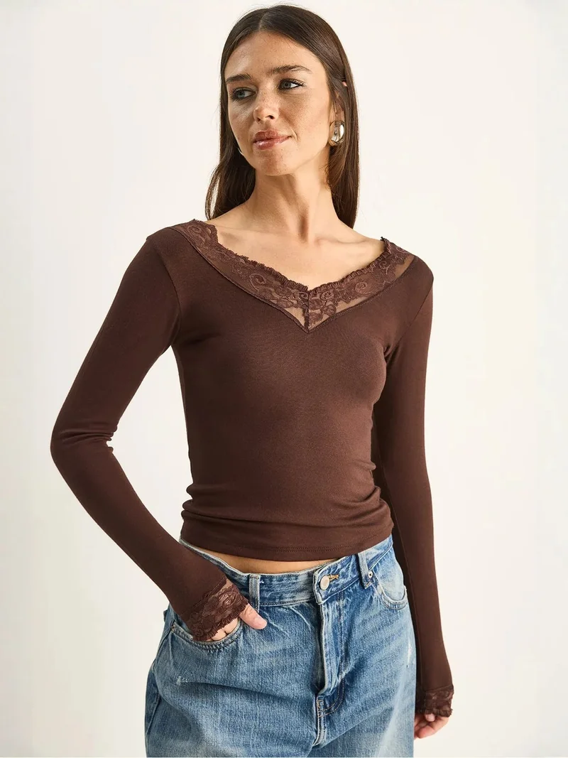 بيانكو لوتشي LUCCI Lace V-neck Long-sleeve Blouse
