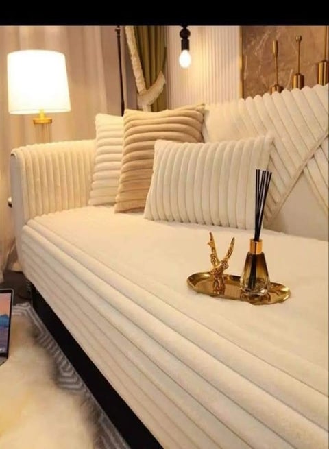 طقم مفارش ركنة فرو بابلز (فرو الارنب) - 9 قطع - اوف وايت