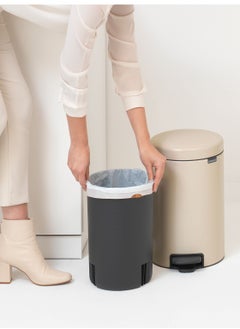 brabantia سلة مهملات بدواسة ذات إغلاق ناعم سعة 12 لترًا مع دلو داخلي بلاستيكي  - Image 3