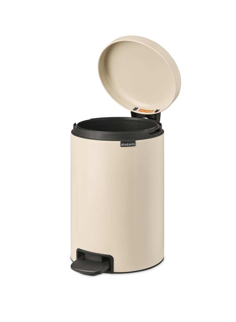 brabantia Soft Closing Pedal Bin 12 litre with Plastic Inner Bucket  - Image 2