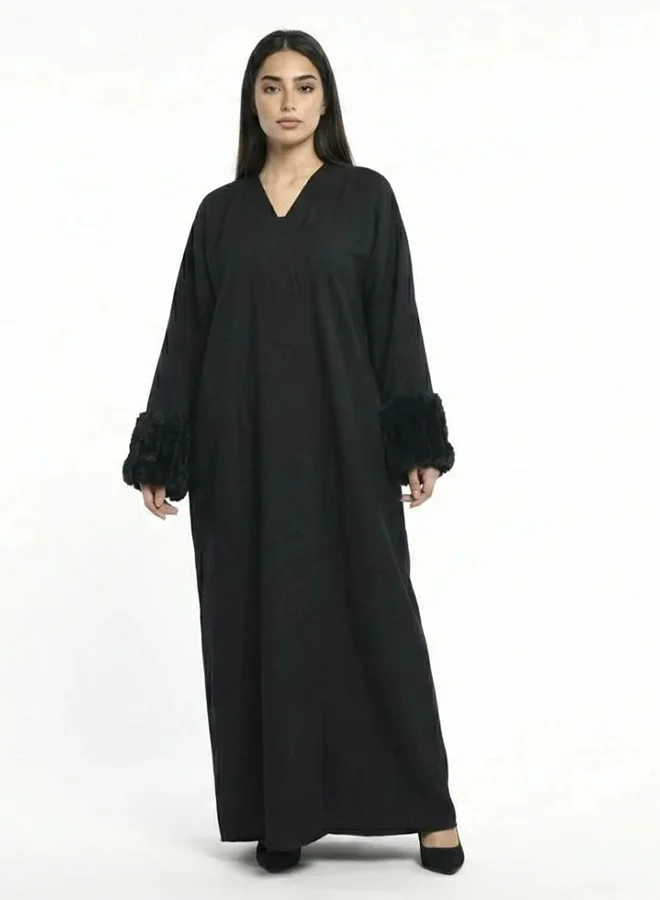 lamha abaya Black abaya with fur sleeves