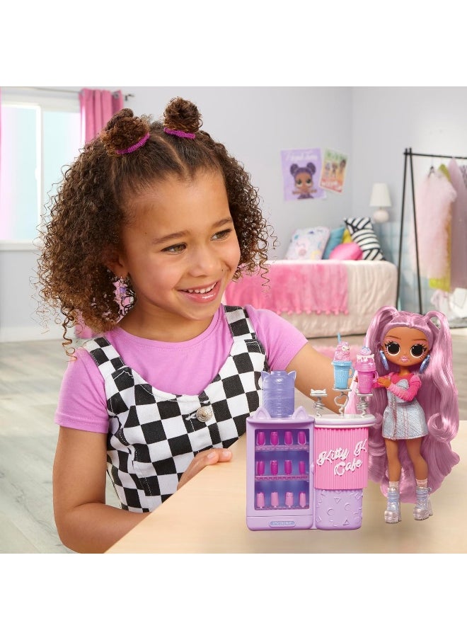 L.O.L. SURPRISE! LOL Surprise OMG Kitty K Café Fashion Doll Playset (Colours May Vary)  - Image 2