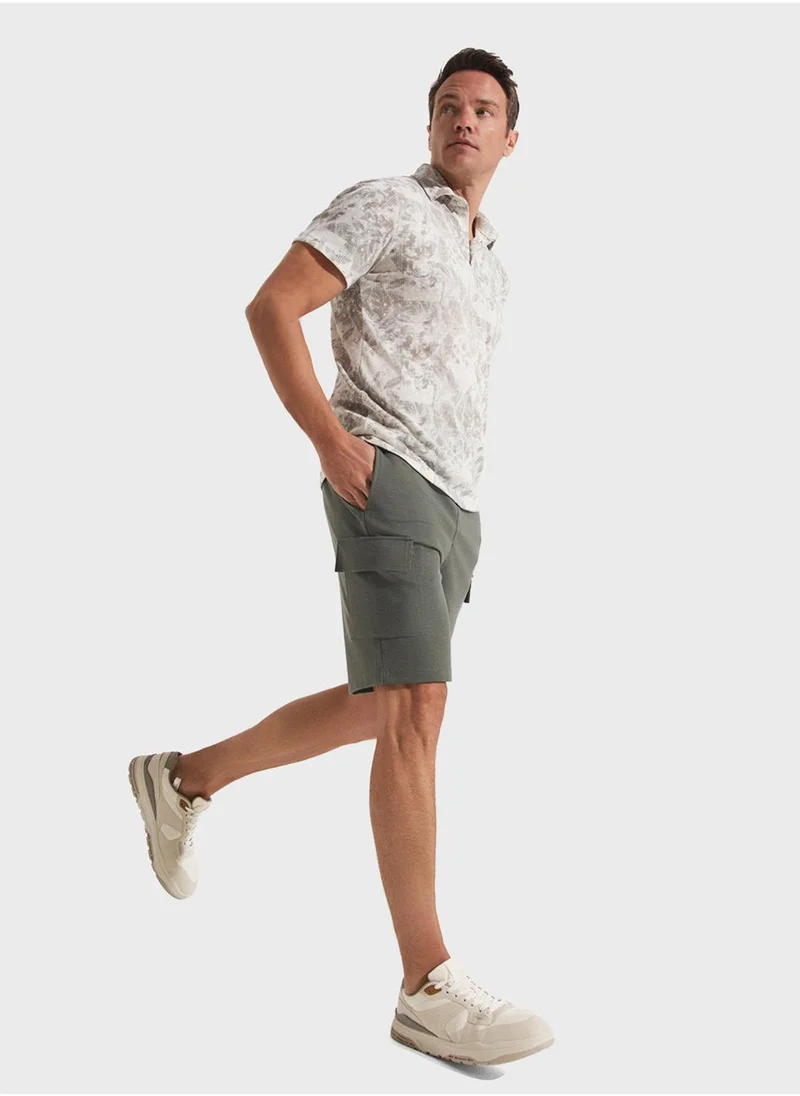 جون Essential Cargo Shorts