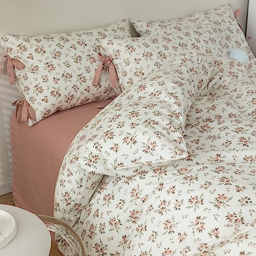 mixinni Vintage Style Girls Pale Pink Flower Pattern Duvet Cover Queen Soft Aesthetic Floral Cotton Bedding Set 1 Duvet Cover with 2 Bow Tie Pillowcases for Women-Queen Size - Image 1