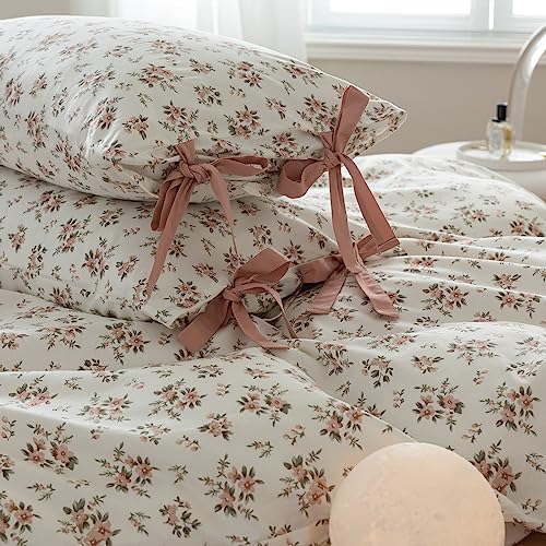mixinni Vintage Style Girls Pale Pink Flower Pattern Duvet Cover Queen Soft Aesthetic Floral Cotton Bedding Set 1 Duvet Cover with 2 Bow Tie Pillowcases for Women-Queen Size - Image 3