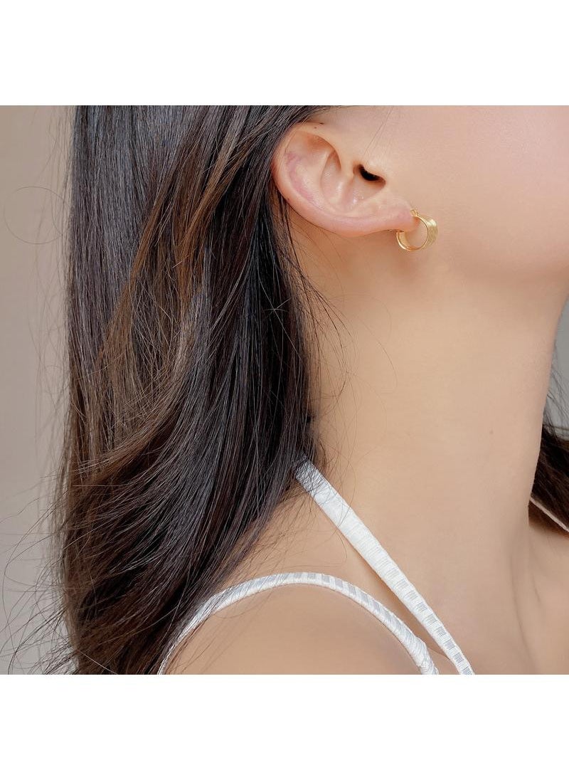 Y&D - 18K Gold Matte Curved Earrings For Women - Image 1
