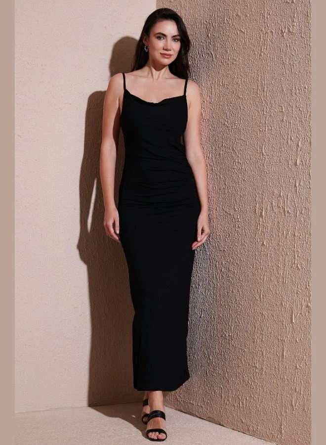 ليلا فستان نسائي ليلا طويل غير متماثل بياقة ضيقة وتفاصيل مجمعة