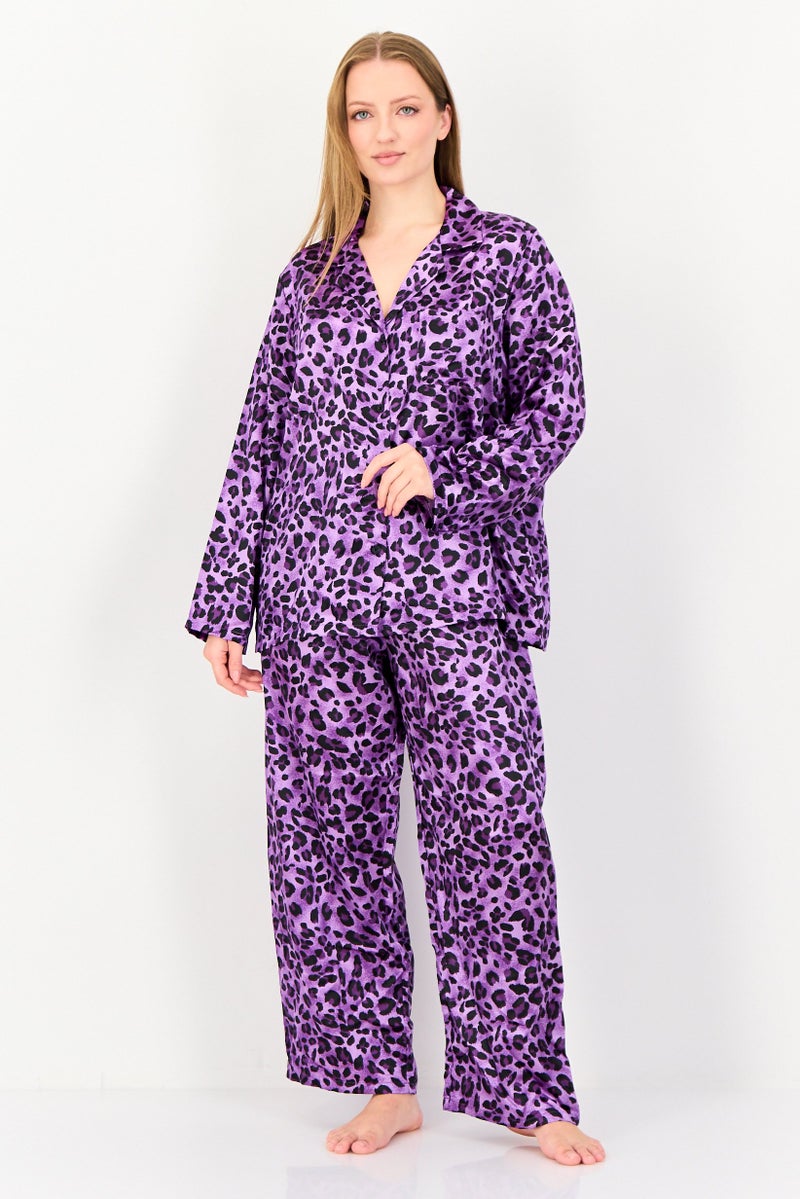 bebe Women 2 Pieces Animal Print Shirt And Bottom Pyjama Set, Multicolor - Image 1