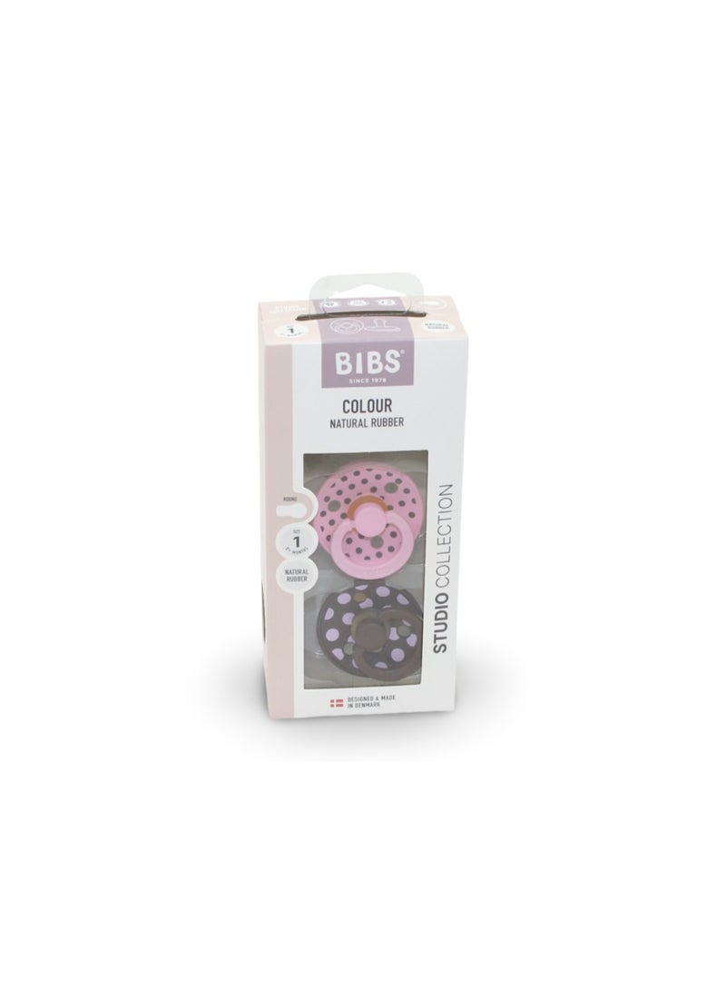 بيبس لهايات BIBS ستوديو الملونة، عبوة من قطعتين - لاتكس منقط، مقاس 1، وردي فاتح/موكا - Image 1