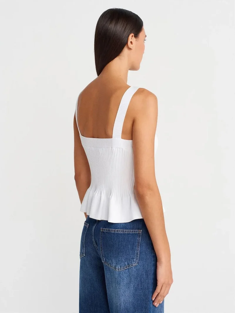 ديلفين DILVIN Fitted Ribbed Sleeveless Square-Neck Blouse