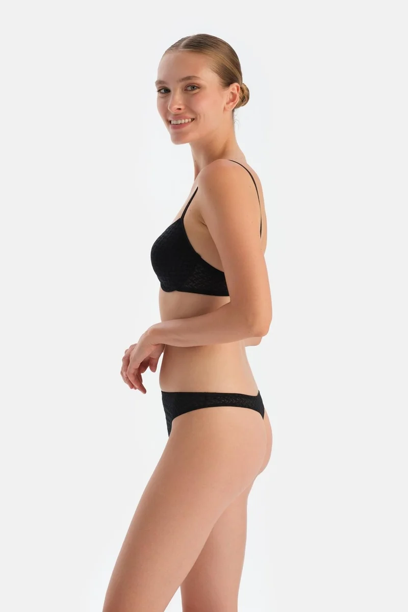 dagi Black Premium Lace and Rubber Detailed Thong Panties