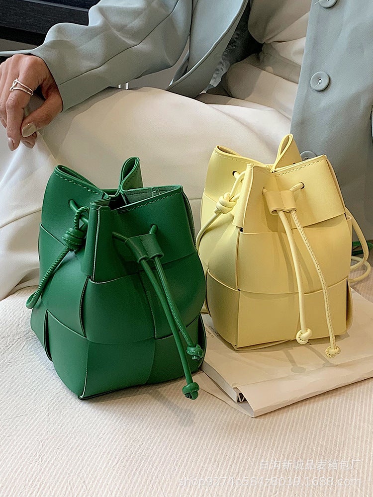 Summer Small Fresh Popular Bag Women'S 2023 New Fashion Explosive Crossbody Bag Woven Bucket Bag Shoulder Bag - Image 3