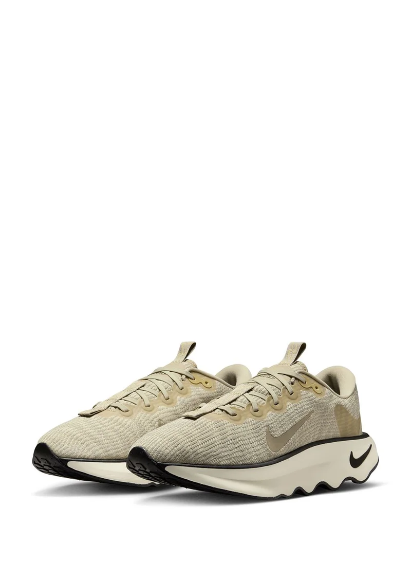 Nike Motiva