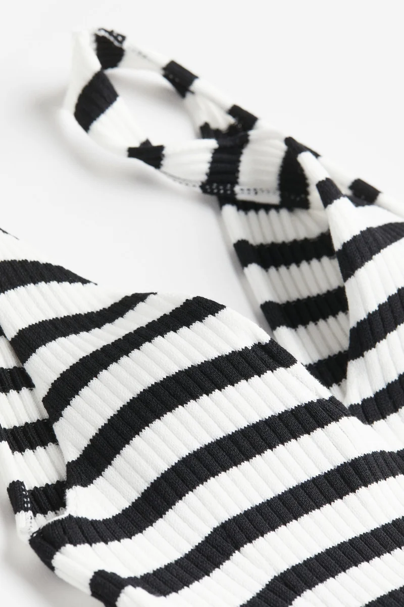 اتش اند ام فستان بوديكون محبوك بتصميم مرن