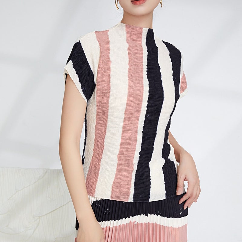 Spot Popular Women's Short-Sleeved T-Shirt Women's Design Niche Summer New Pleated Top T-Shirt Ins - Image 1