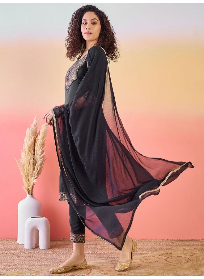 أيه كيه إس طقم كورتا حرير أسود مع ياقة جاكار ودوباتا - Image 4