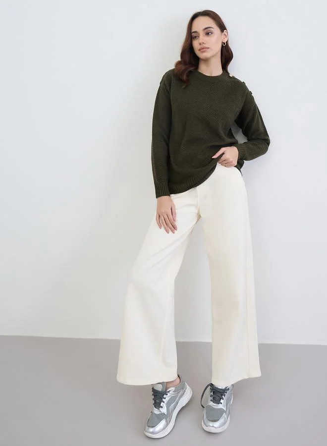 ستايلي سويتر زيتي مزينة بأزرار