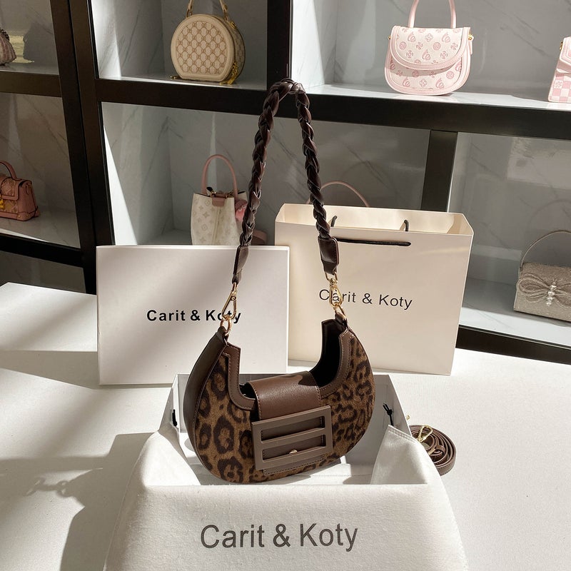 One-Piece Delivery Fashion All-Match Woven Underarm Bag 2024 Niche Fashion Shoulder Crescent Bag - Image 1