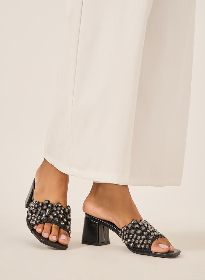 ستايلي صنادل بكعب عريض بحزام مزخرف - Image 2