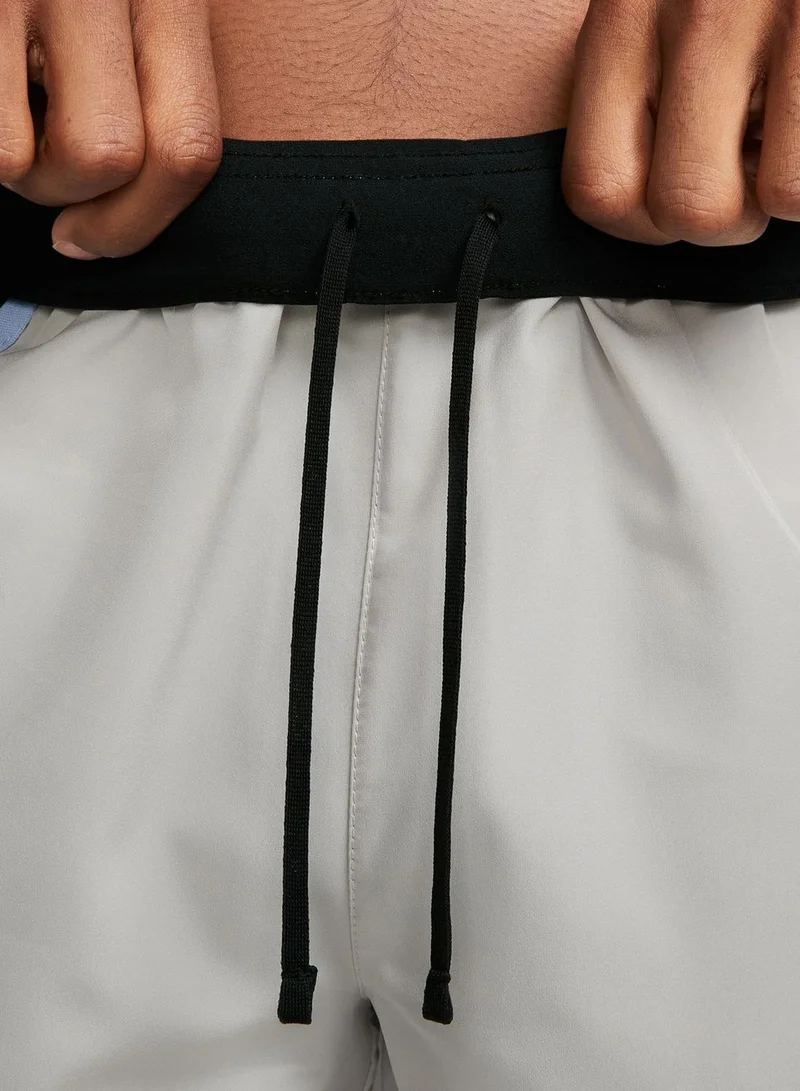 Nike 9" Dri-Fit Challenger Dye Shorts