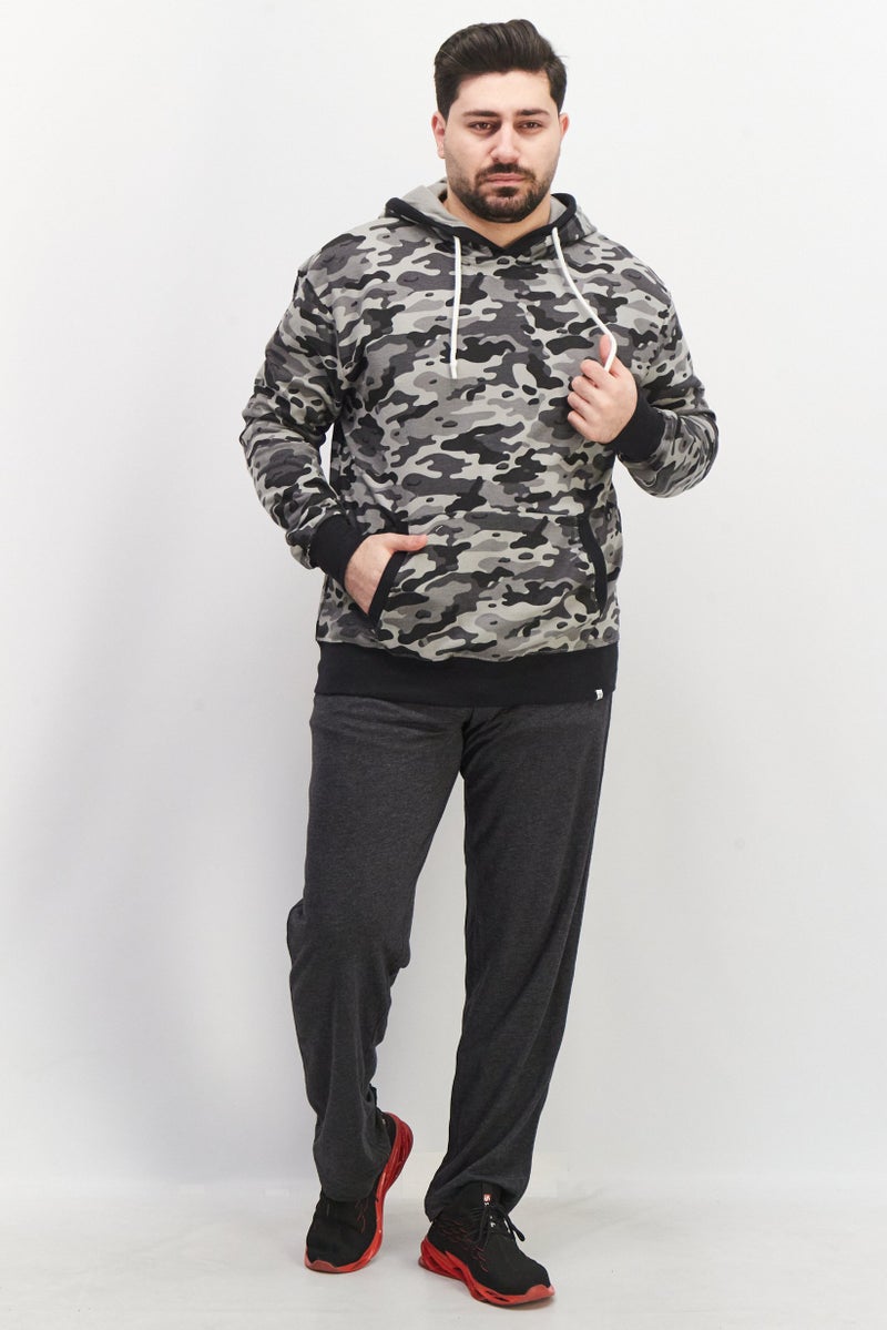 Sovereign Code سويت شيرت رجالي بغطاء رأس بطبعة تمويه بأكمام طويلة، رمادي/أسود - Image 3