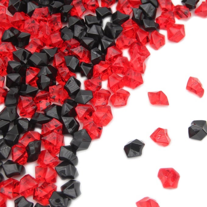 CLEAR FAKE ICE ROCKS 550 PCS LARGE ACRYLIC GEMS CRUSHED PLASTIC DIAMONDS BLACK RED 3LBS225 QUARTS BULK VASE FILLER FOR CENTERPIECES THEME DCOR AQUARIUM TABLE SCATTER