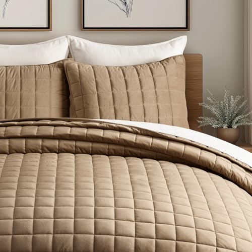 EverGrace Pearl Velvet Quilt King Size Bedding Sets Luxurious Soft Velvet Comforter Set Lightweight Box Stitching Oversized Bedspread Coverlet for All Season with 2 Shams Camel - Image 3