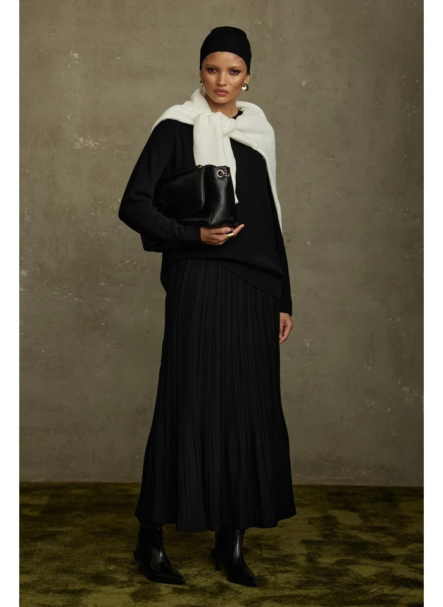 سود كوليكشن Black Island Pleated Skirt