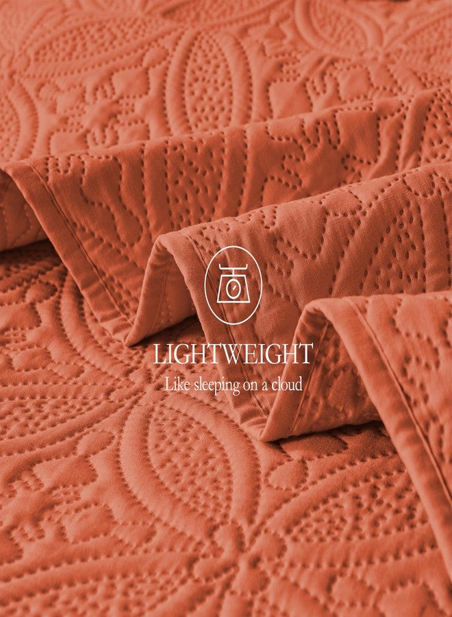 WURUIBO King/Cal King Quilt Set Burnt Orange, Microfiber Lightweight Bedspreads, Ultrasonic Embossed Solid Coverlet, Thin Bedding Set for All Season, Soft Breathable Bed Cover(1 Quilt, 2 Pillow Shams) - Image 5