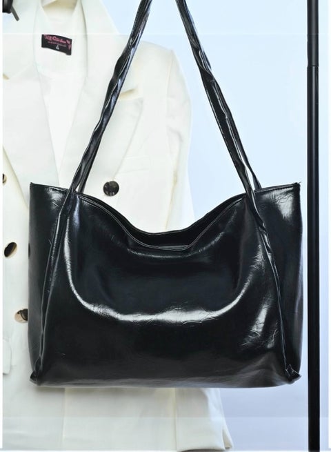 Classic Black Shoulder Bag – Stylish & Practical for University or Work