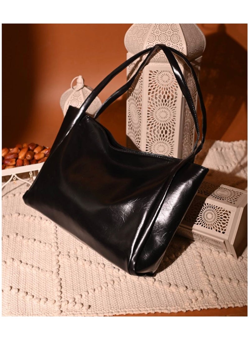 Classic Black Shoulder Bag – Stylish & Practical for University or Work - Image 5