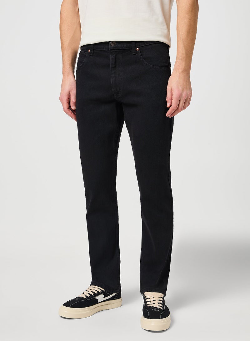 رانجلر بنطلون جينز رجالي Wrangler Authentic ذو قصة عادية وعالي الجودة (لون أسود) - Image 1