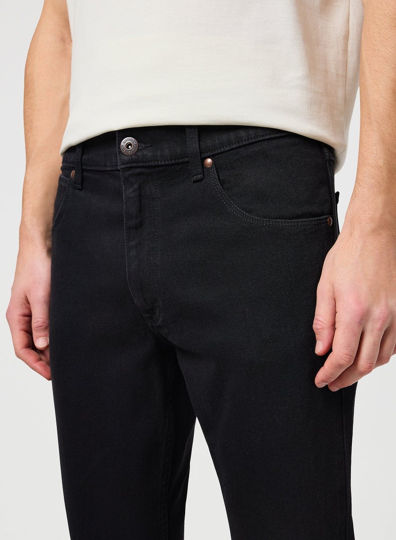 رانجلر بنطلون جينز رجالي Wrangler Authentic ذو قصة عادية وعالي الجودة (لون أسود) - Image 2