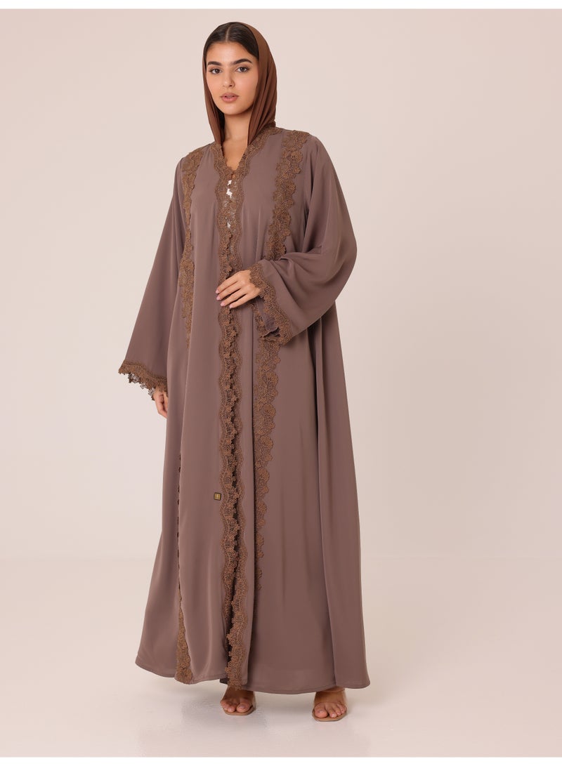 اكسا عباية من الدانتيل باللون الماهوجني - Image 5