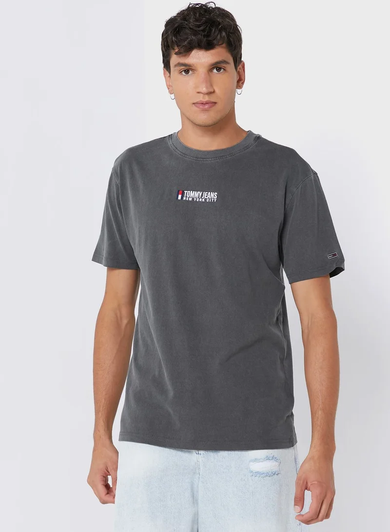 TOMMY JEANS Logo Crew Neck T-Shirt