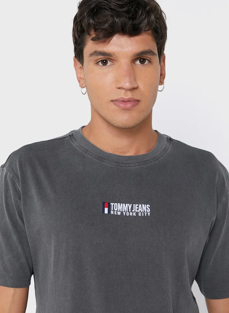 TOMMY JEANS Logo Crew Neck T-Shirt