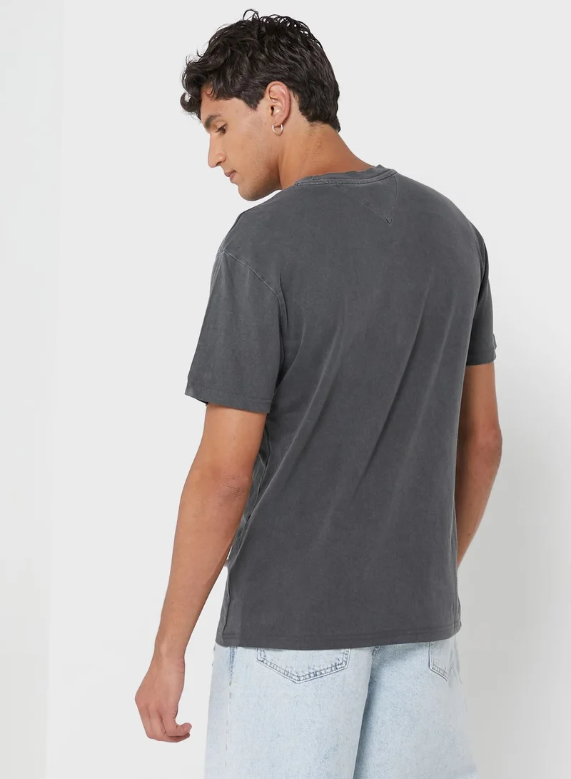 TOMMY JEANS Logo Crew Neck T-Shirt