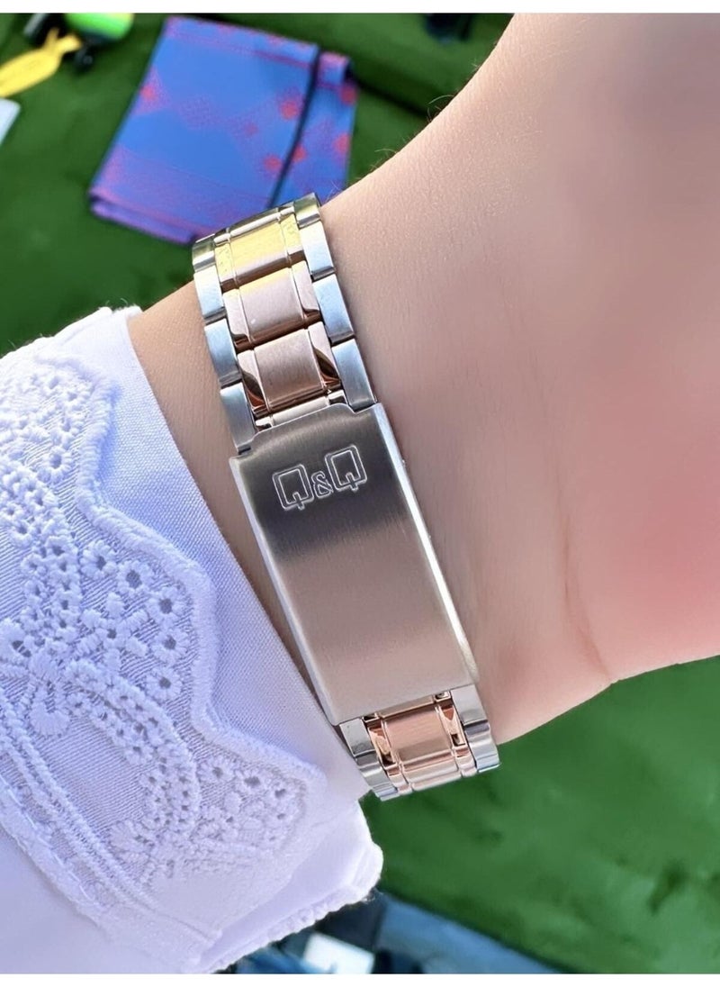 Q&Q Women's Metal Band Wristwatch  - Image 3
