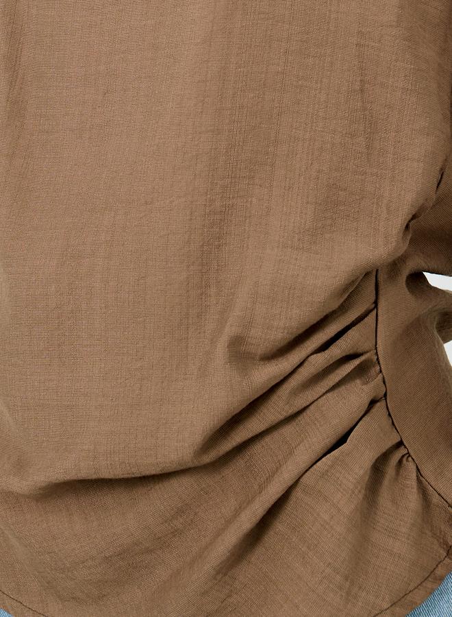 ستايلي بلوزة ستايلي بنقشة كتان مع تفاصيل كشكش جانبي - Image 3