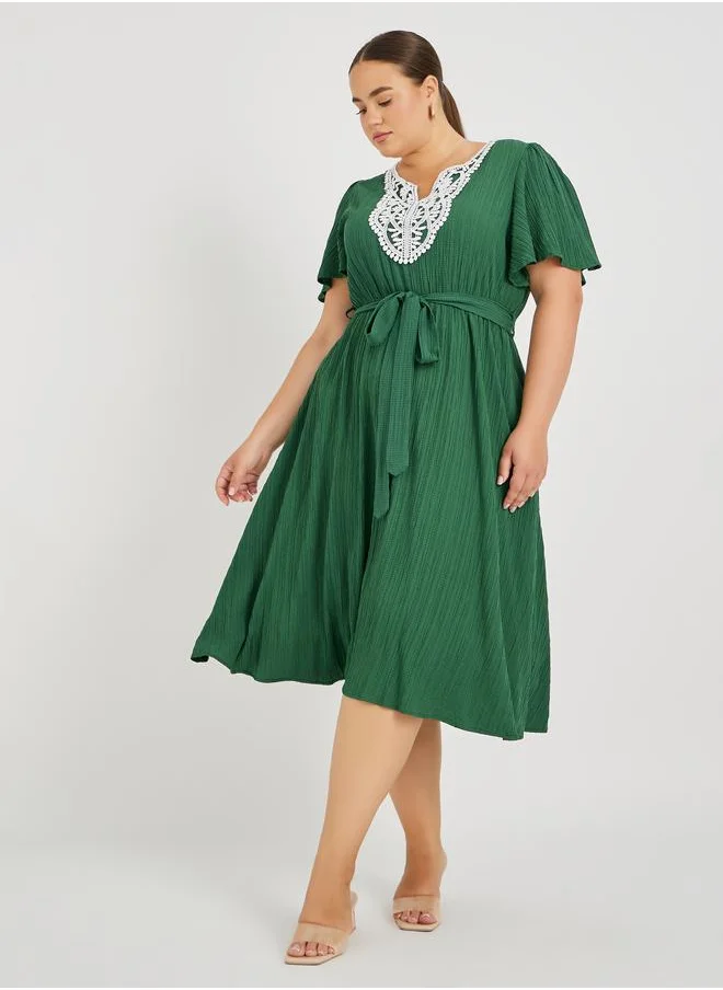 ستايلي Styli Plus Size Lace Neckline Textured Midi Dress